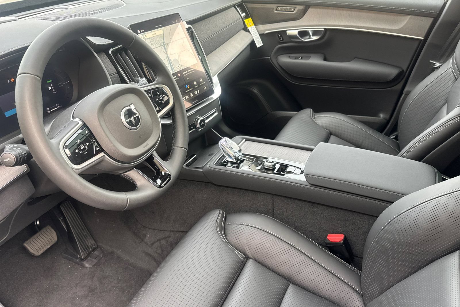 New 2026 Volvo XC90 T8 Ultra w/ Protection Package AWD/4WD image 9
