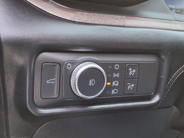 Used 2020 Ford Explorer Platinum w/ Premium Technology Package image 24