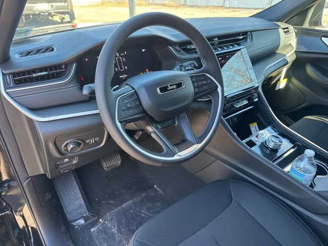 New 2025 Jeep Grand Cherokee L Laredo RWD image 15