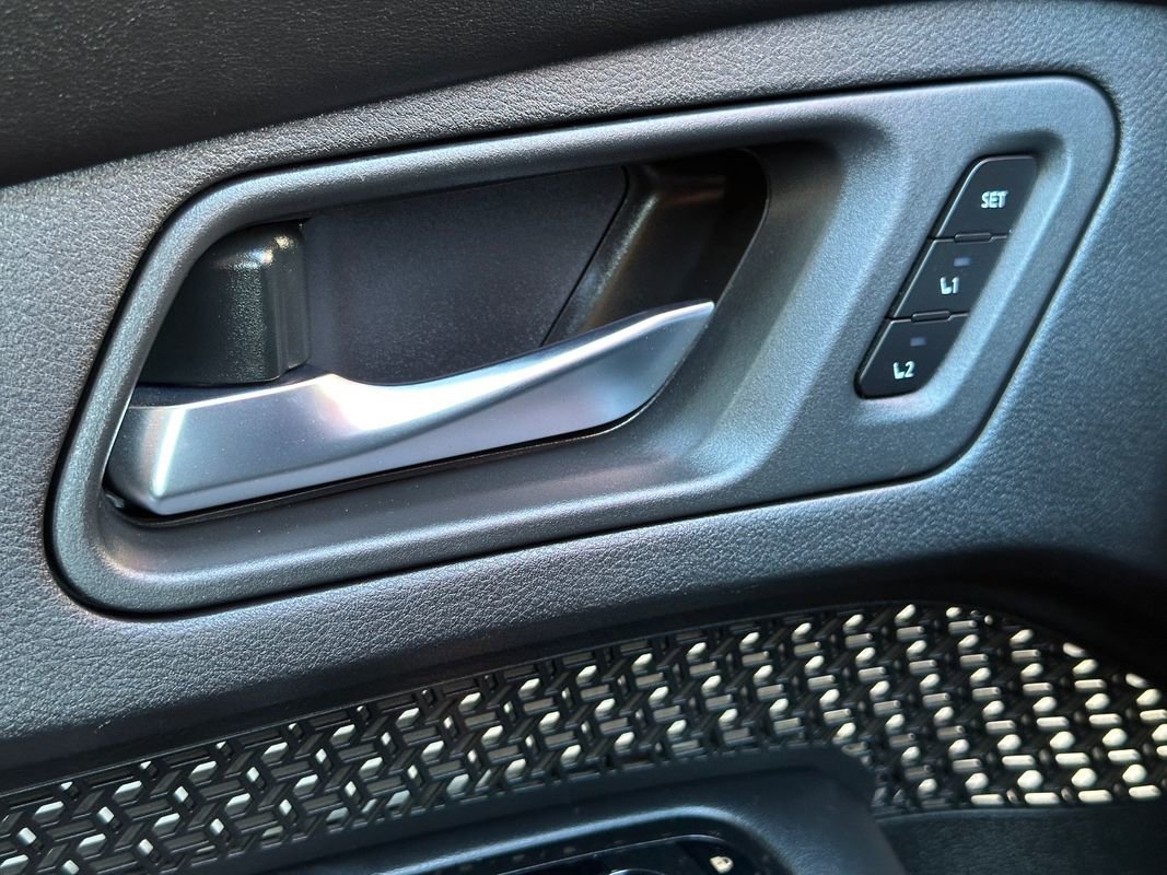 Used 2023 Nissan Ariya Engage image 26