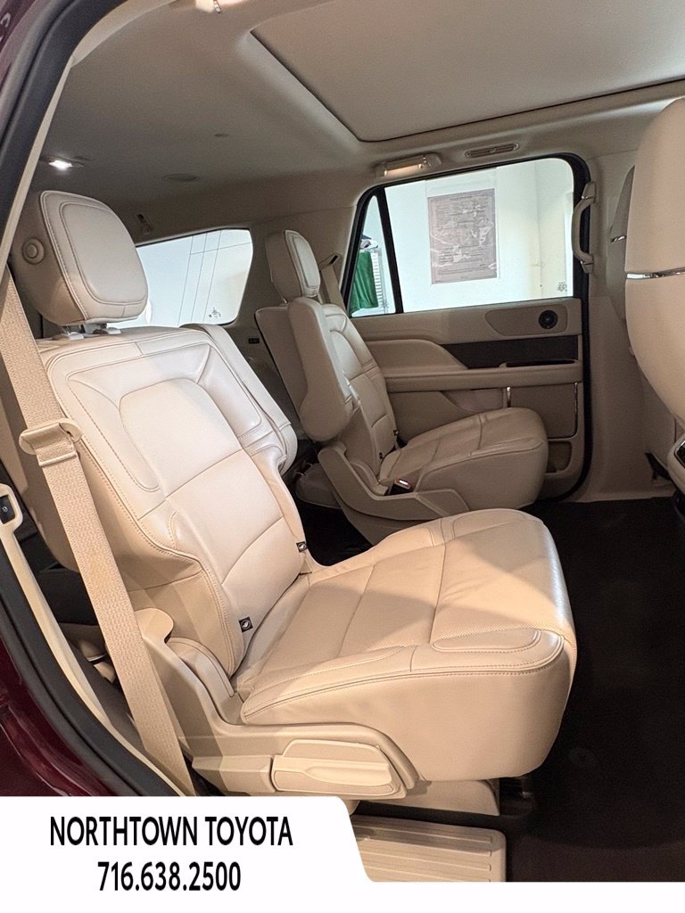 Used 2019 Lincoln Navigator Reserve w/ Cargo Package AWD/4WD image 17