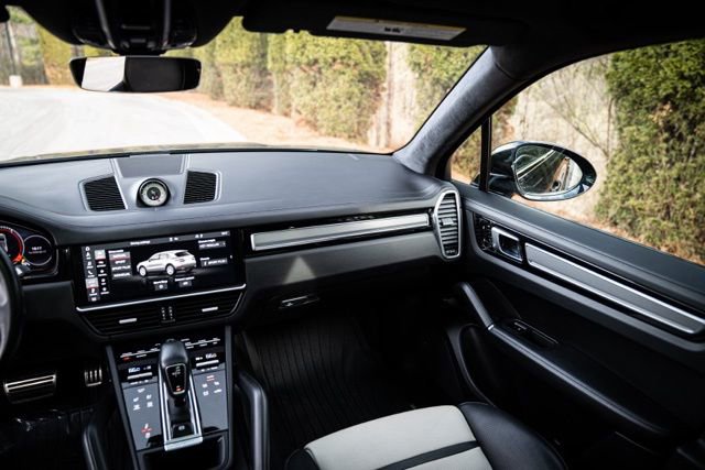 Used 2021 Porsche Cayenne GTS image 38