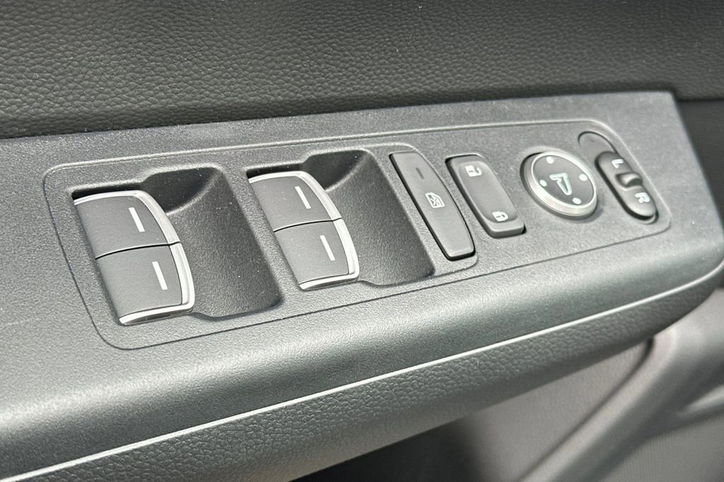 New 2025 Honda CR-V FWD e:FCEV image 12