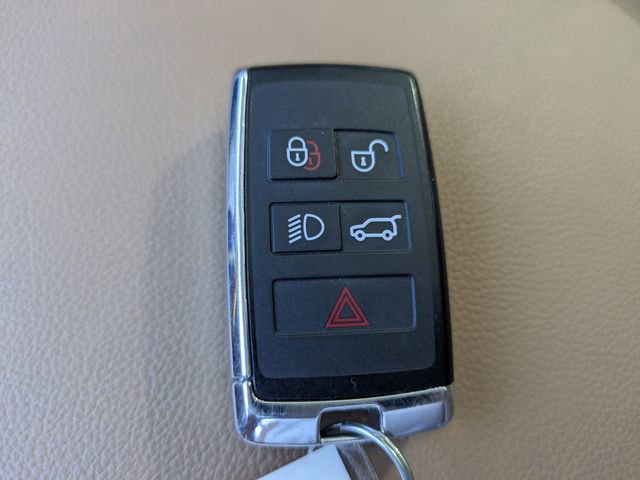 Used 2022 Jaguar F-PACE S AWD/4WD image 32