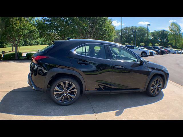 Used 2019 Lexus UX 200 F Sport w/ F Sport Premium Package FWD image 3