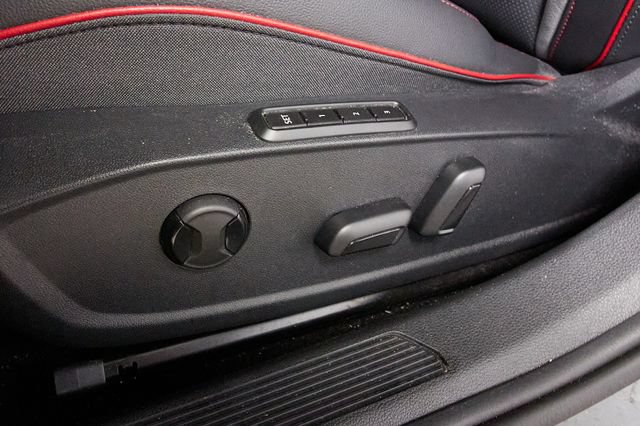 Used 2022 Volkswagen GTI Autobahn FWD image 9