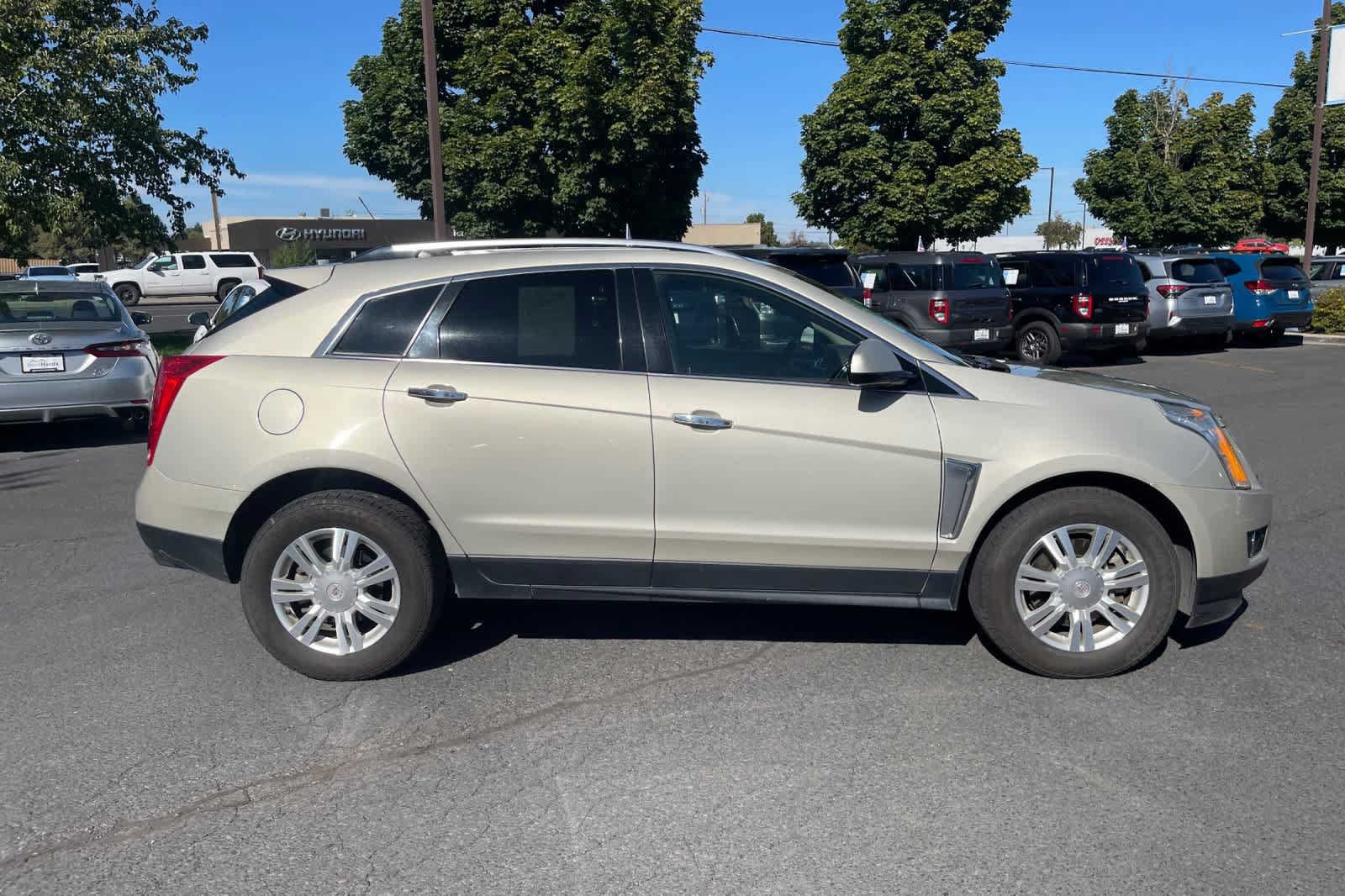 Used 2016 Cadillac SRX Luxury AWD/4WD image 6