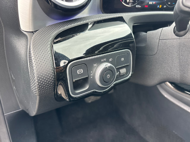 Used 2025 Mercedes-Benz CLA 250 4MATIC image 17