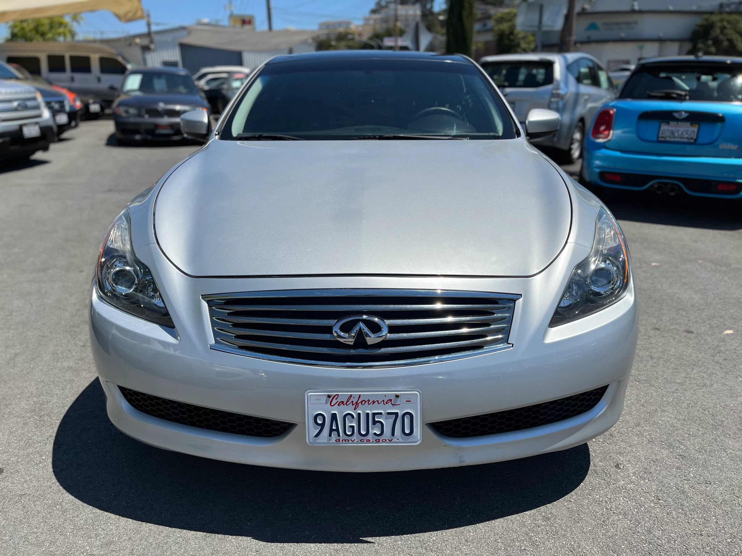 Used 2010 INFINITI G37 x Coupe w/ Premium Pkg AWD/4WD image 2