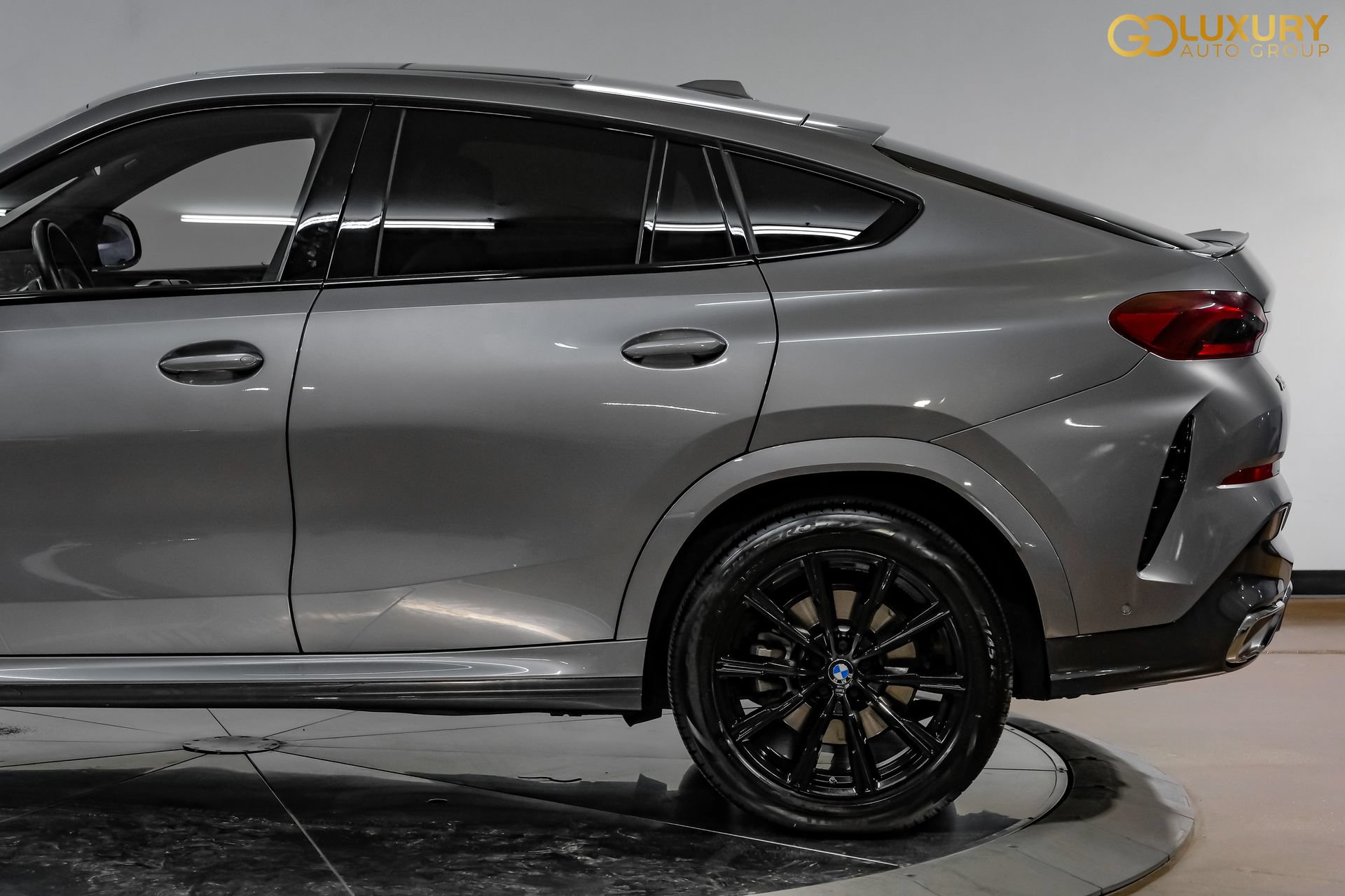 Used 2026 BMW X6 xDrive40i AWD/4WD image 14