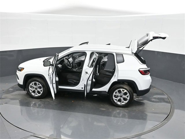 Used 2025 Jeep Compass Sport image 48