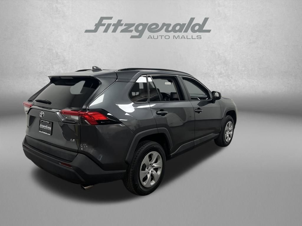 Used 2021 Toyota RAV4 LE image 6