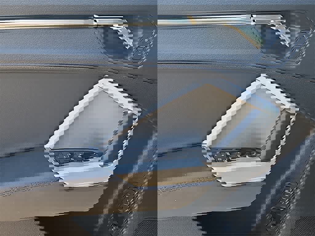 Used 2024 Audi Q3 2.0T Premium image 11