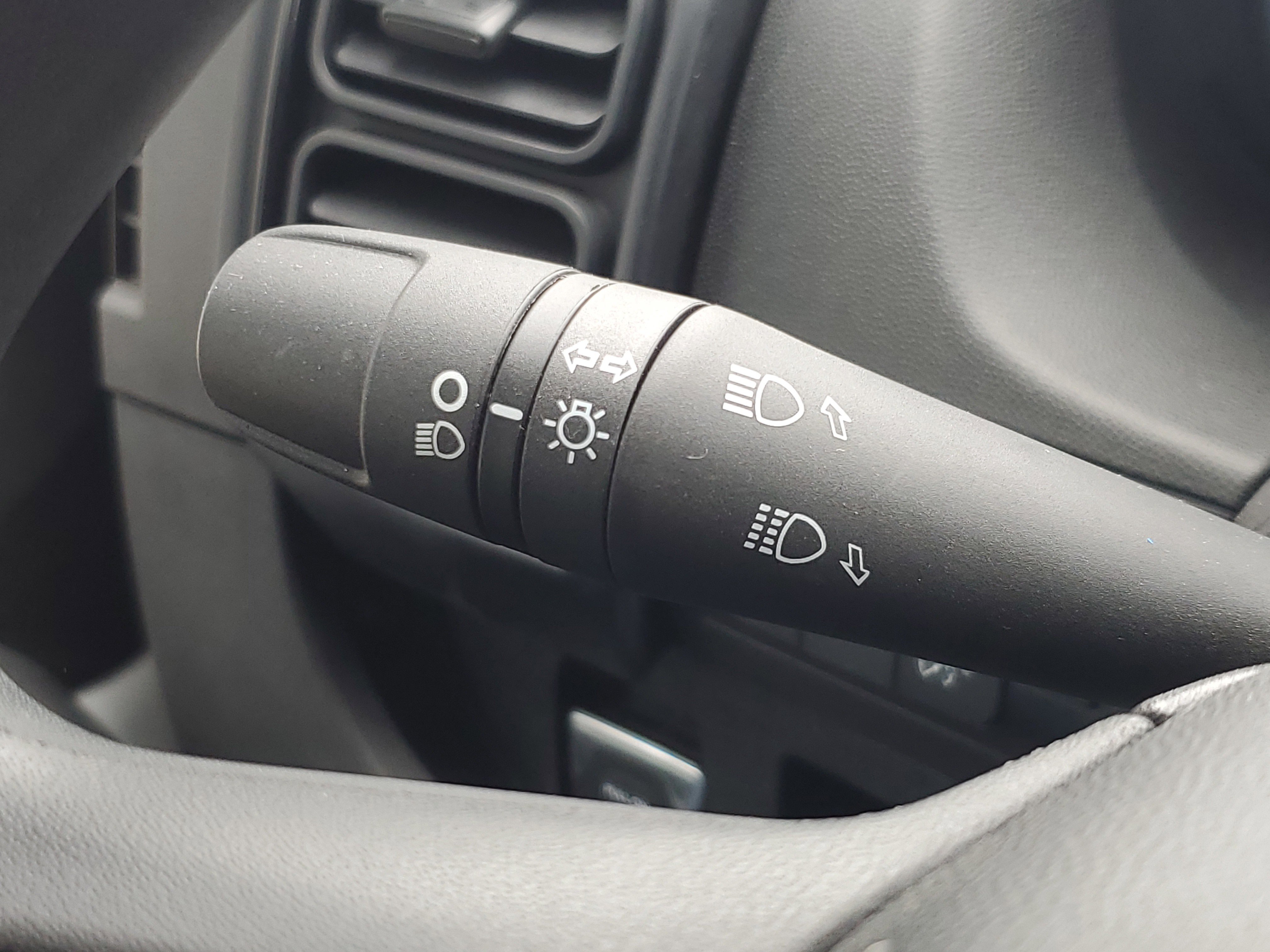 Used 2025 RAM ProMaster 2500 w/ Safety Group image 13