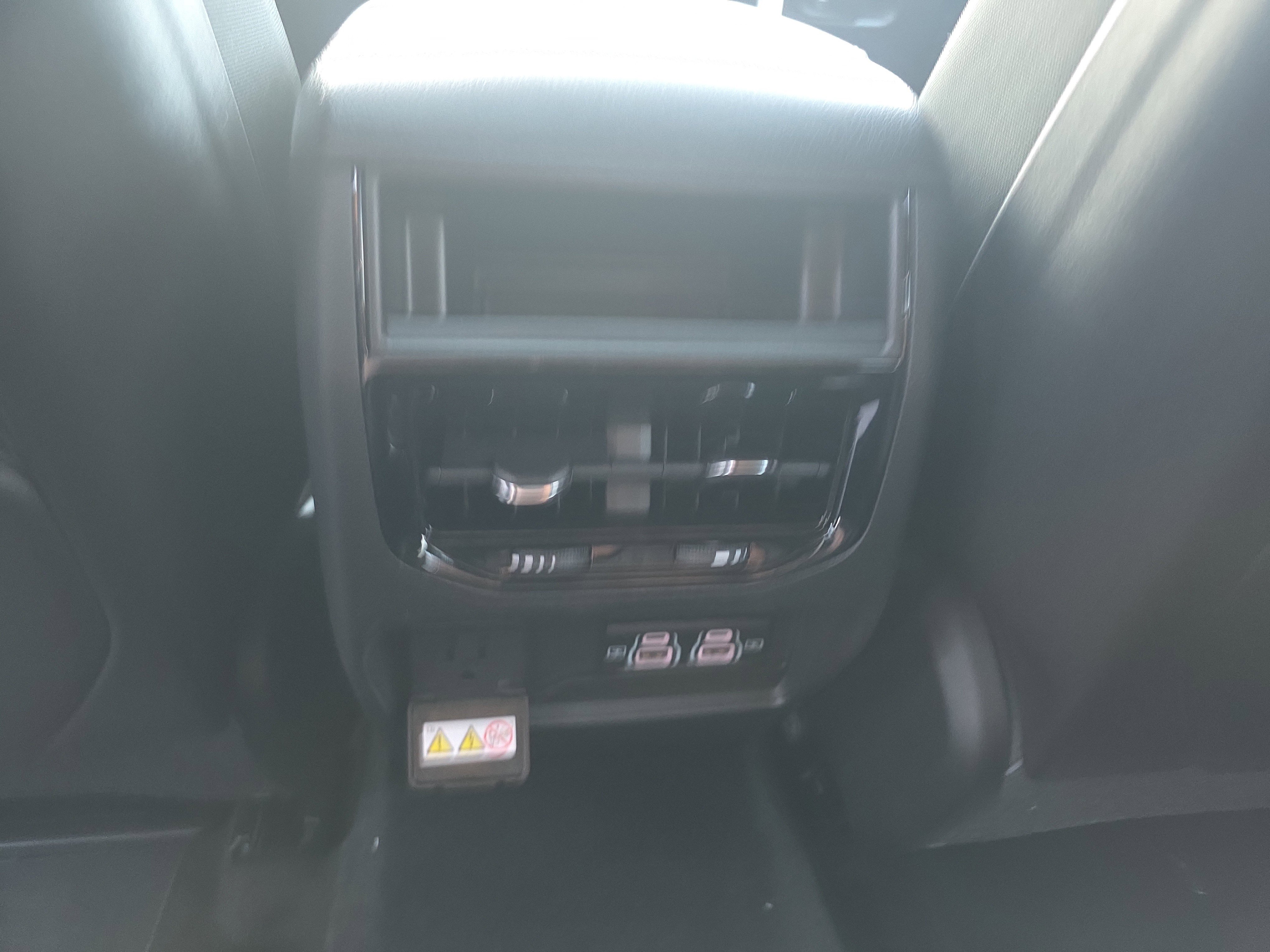 New 2025 Jeep Grand Cherokee Altitude image 14