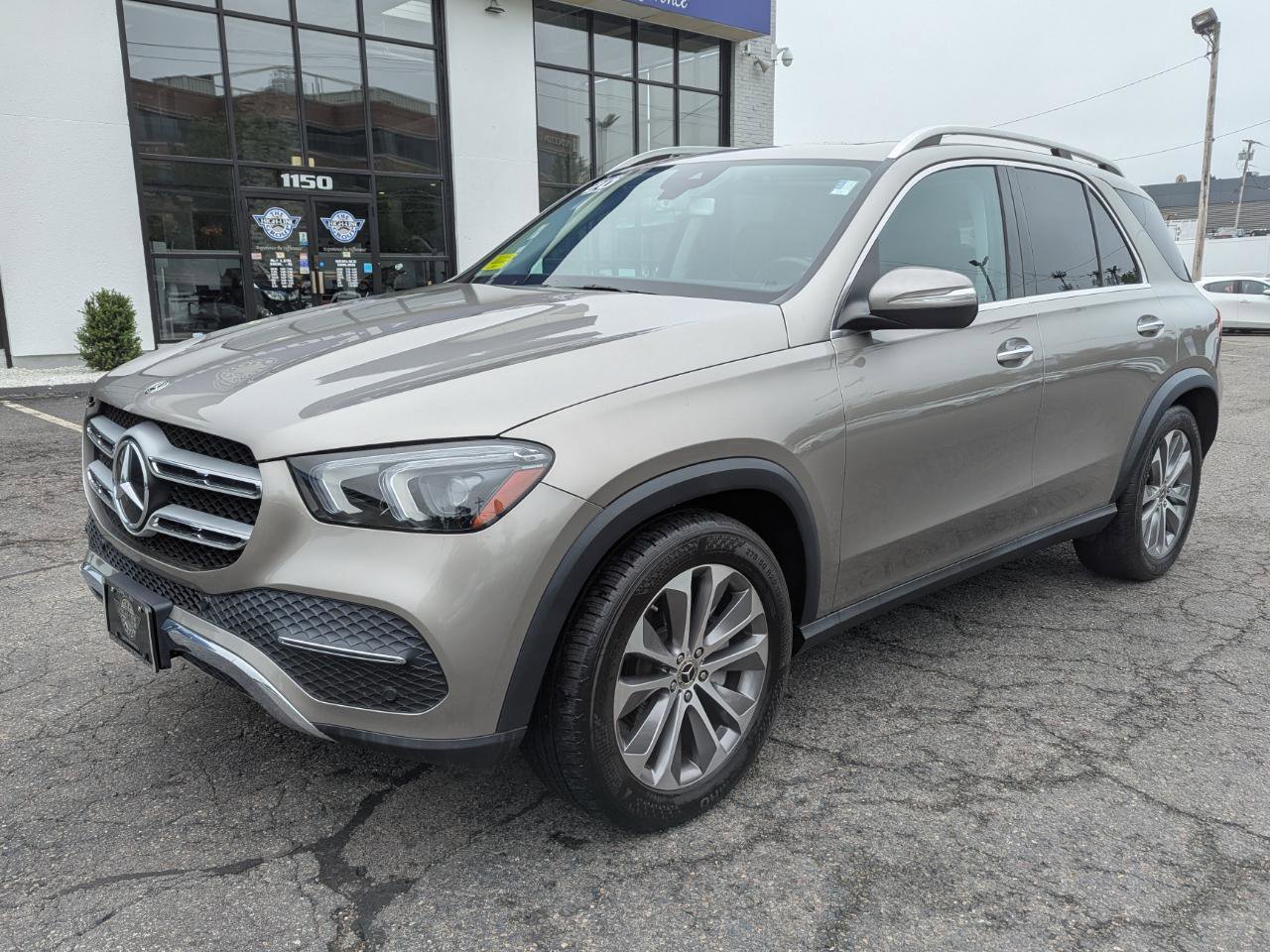 Used 2020 Mercedes-Benz GLE 350 4MATIC image 2