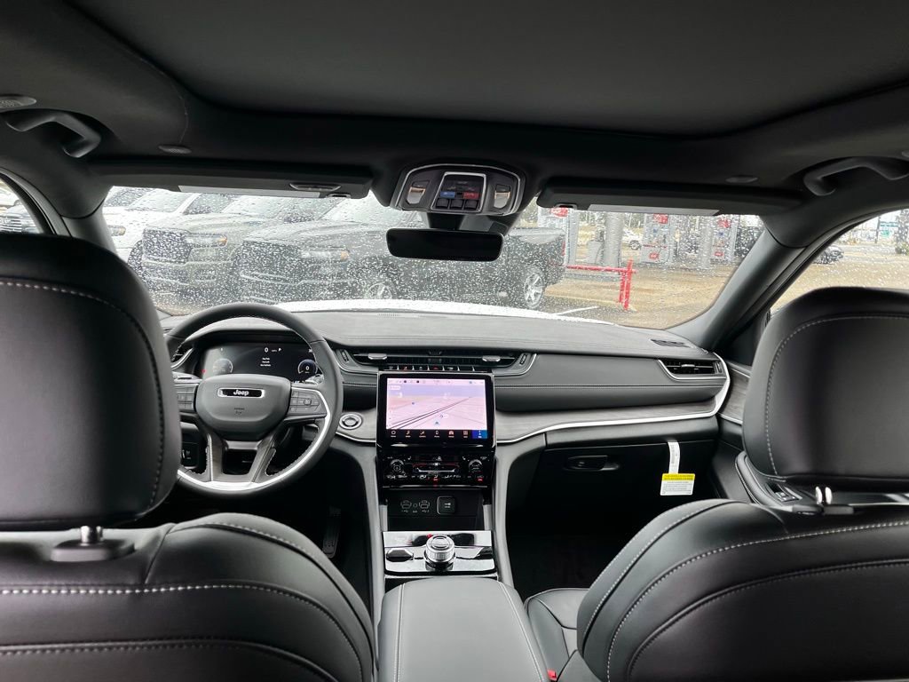 New 2025 Jeep Grand Cherokee Limited image 27