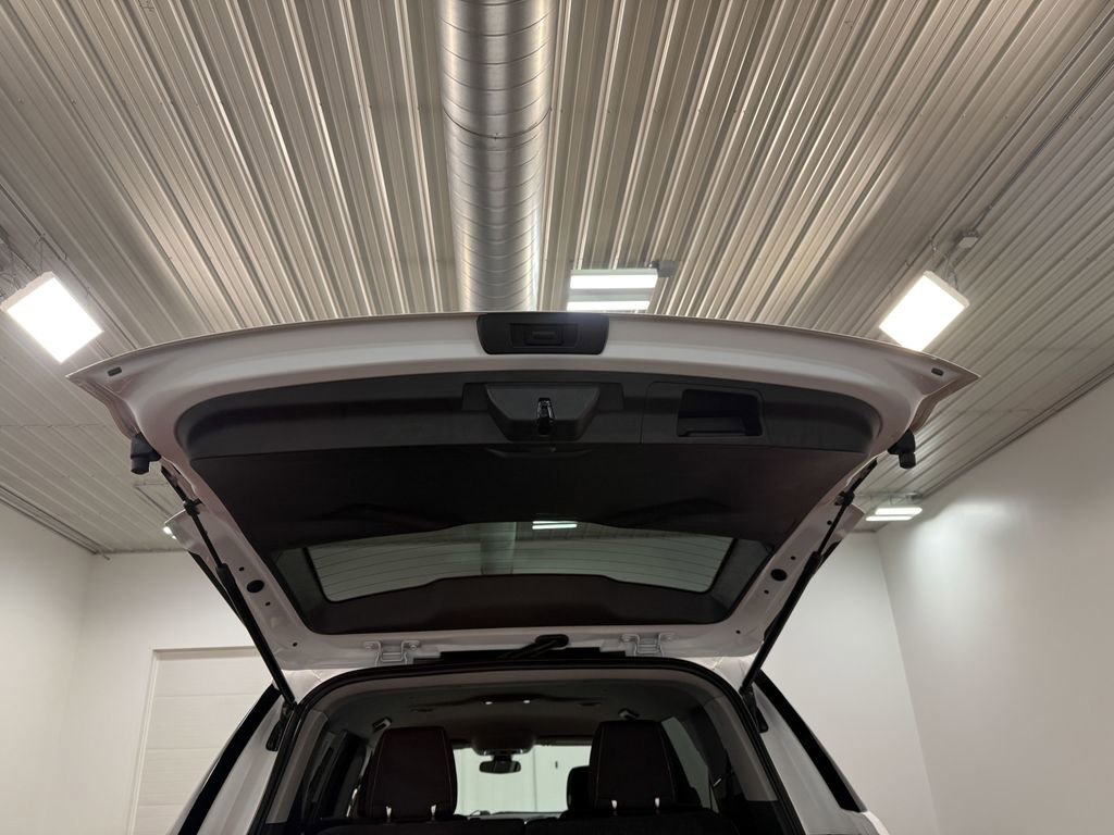 Used 2021 GMC Acadia SLE w/ Trailering Package image 73