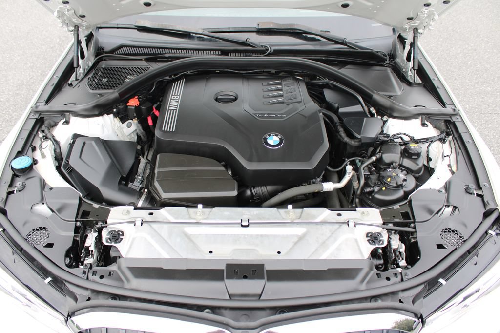 Used 2020 BMW 330i xDrive Sedan w/ Premium Package AWD/4WD image 34