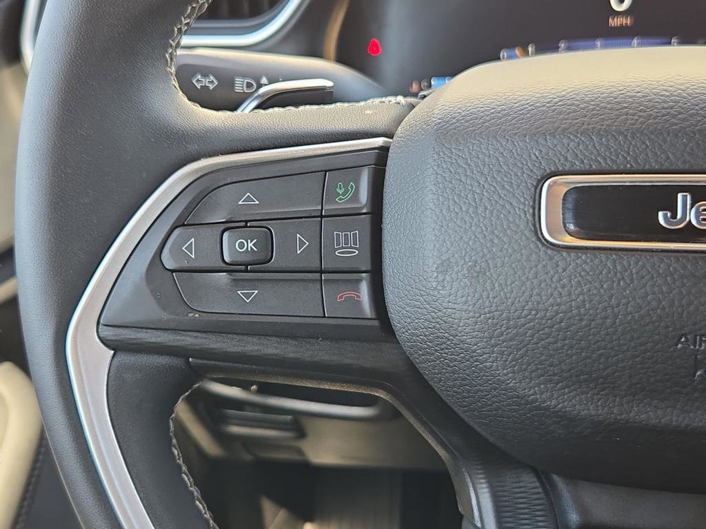 Certified 2024 Jeep Grand Cherokee L Laredo image 22