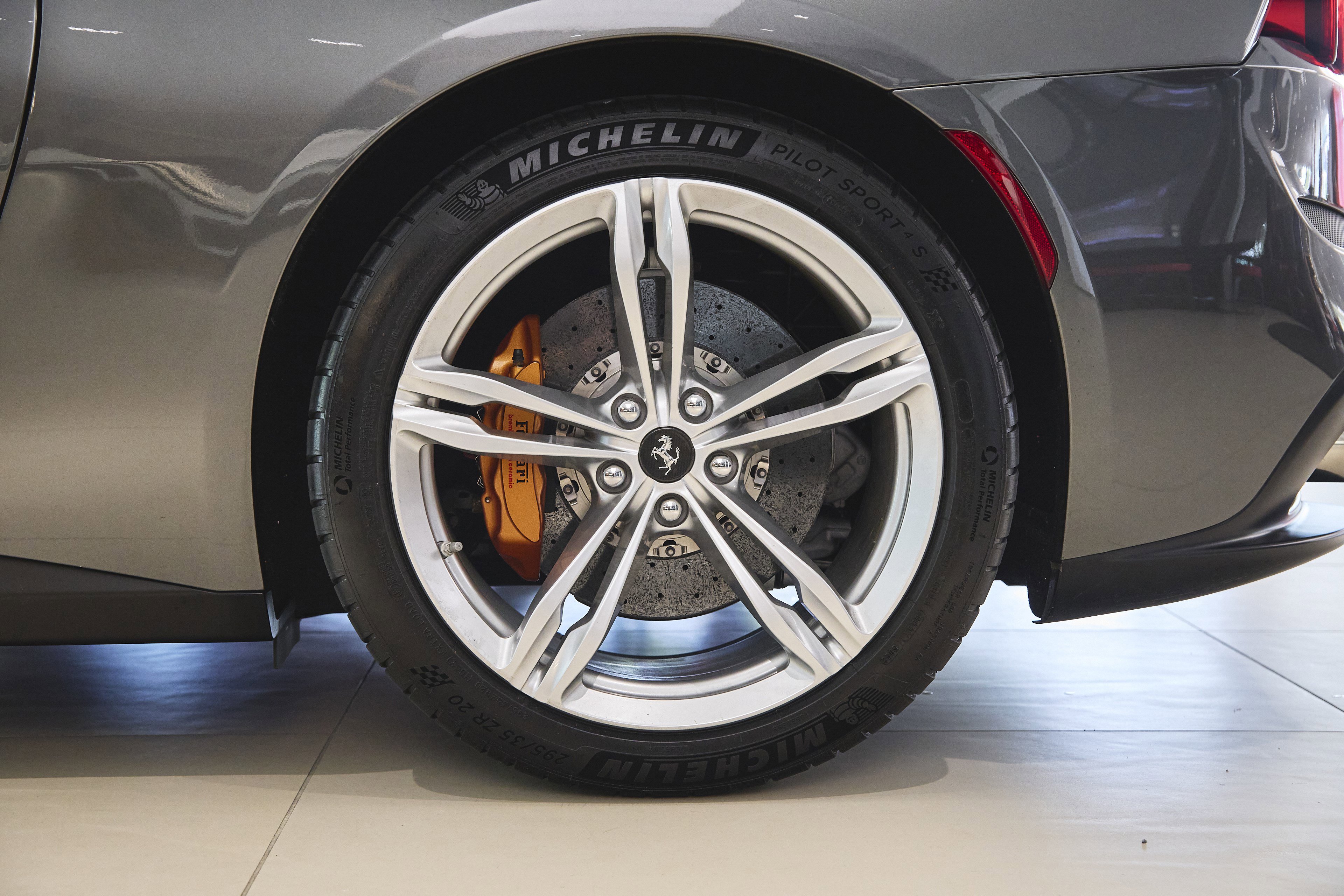 Used 2018 Ferrari GTC4Lusso image 47