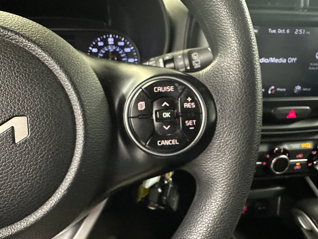 Used 2022 Kia Soul LX FWD image 11