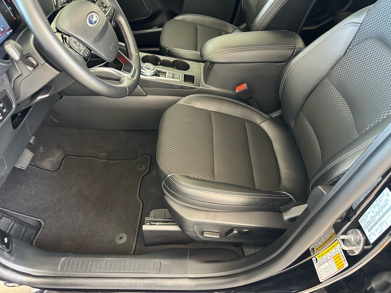 Certified 2026 Ford Escape SE FWD image 15