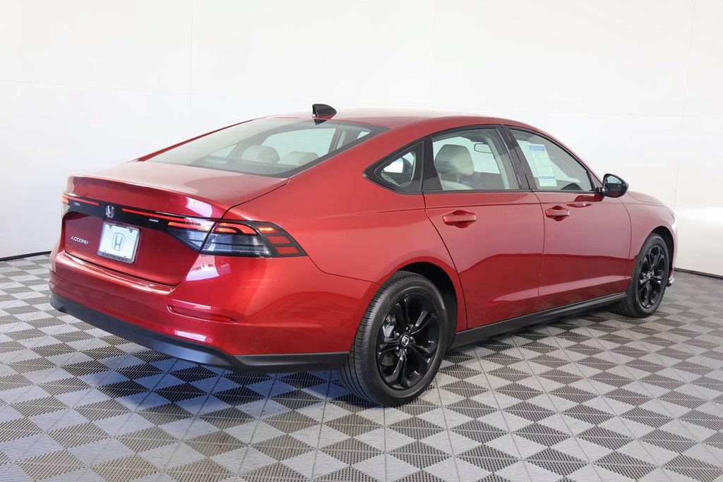 Used 2025 Honda Accord SE image 4