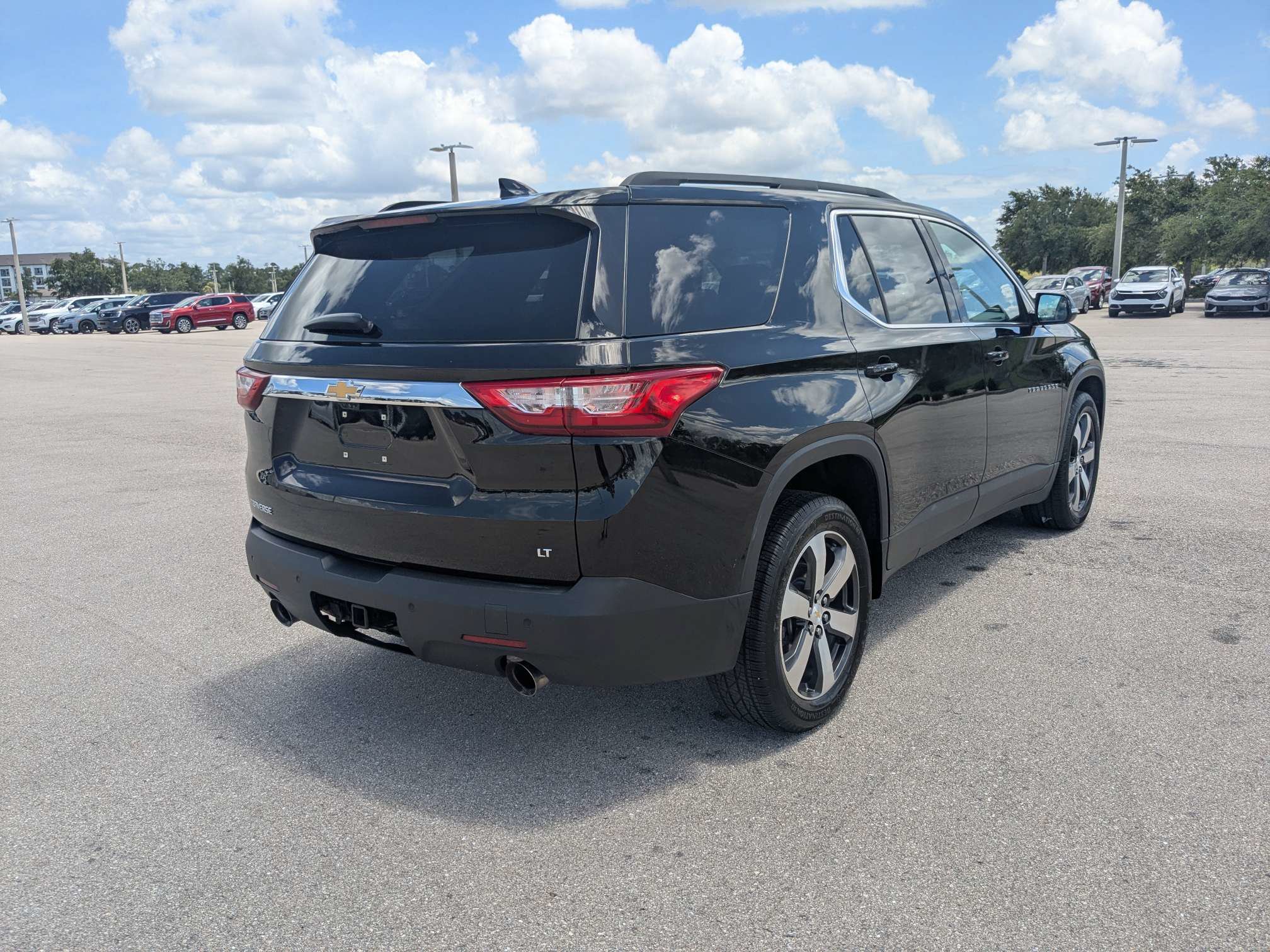 Used 2019 Chevrolet Traverse LT w/ LT Premium Package FWD image 5