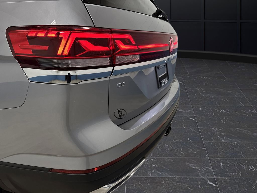 Used 2024 Volkswagen Atlas SE w/ Panoramic Sunroof Package image 35