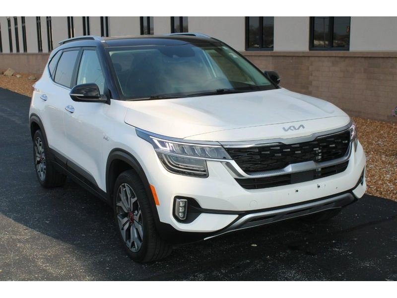 Used 2023 Kia Seltos SX AWD/4WD image 2