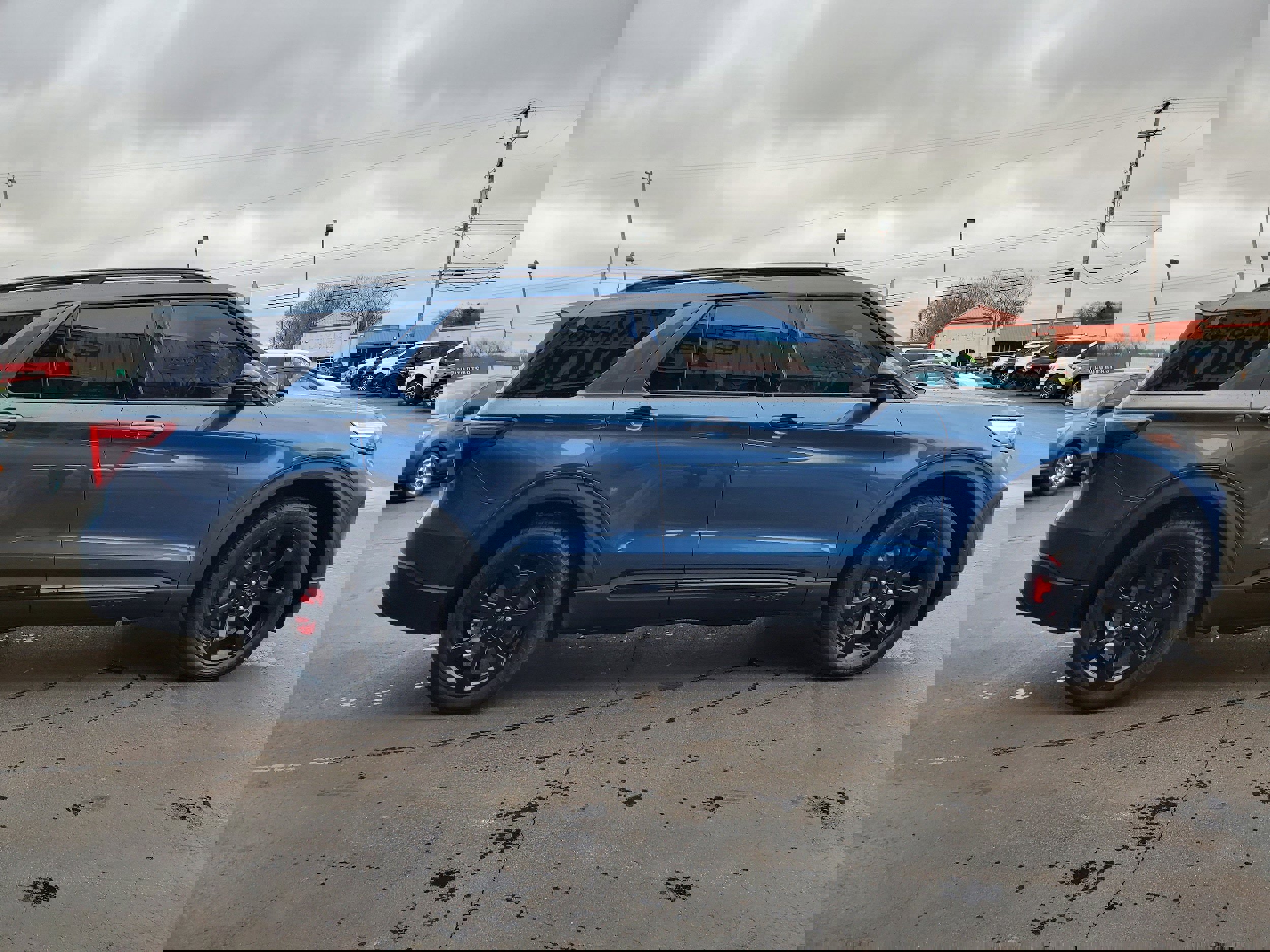 Used 2020 Ford Explorer ST w/ ST Street Pack image 5