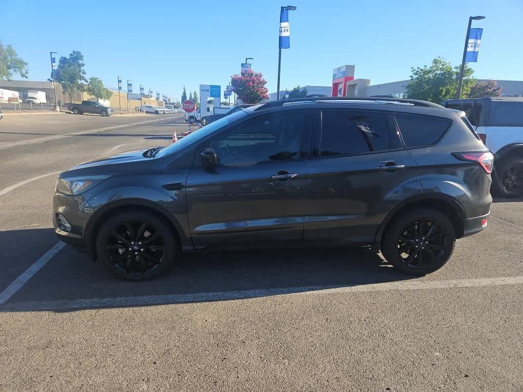 Used 2017 Ford Escape SE w/ Equipment Group 201A AWD/4WD image 4