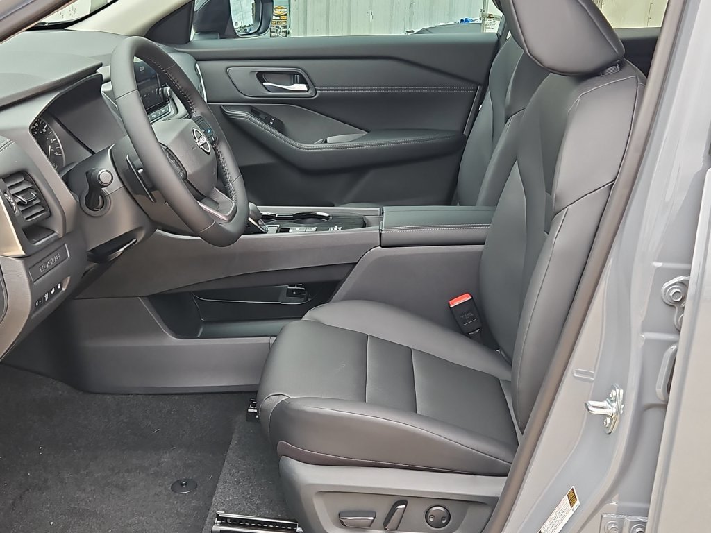 New 2026 Nissan Rogue Dark Armor FWD image 11
