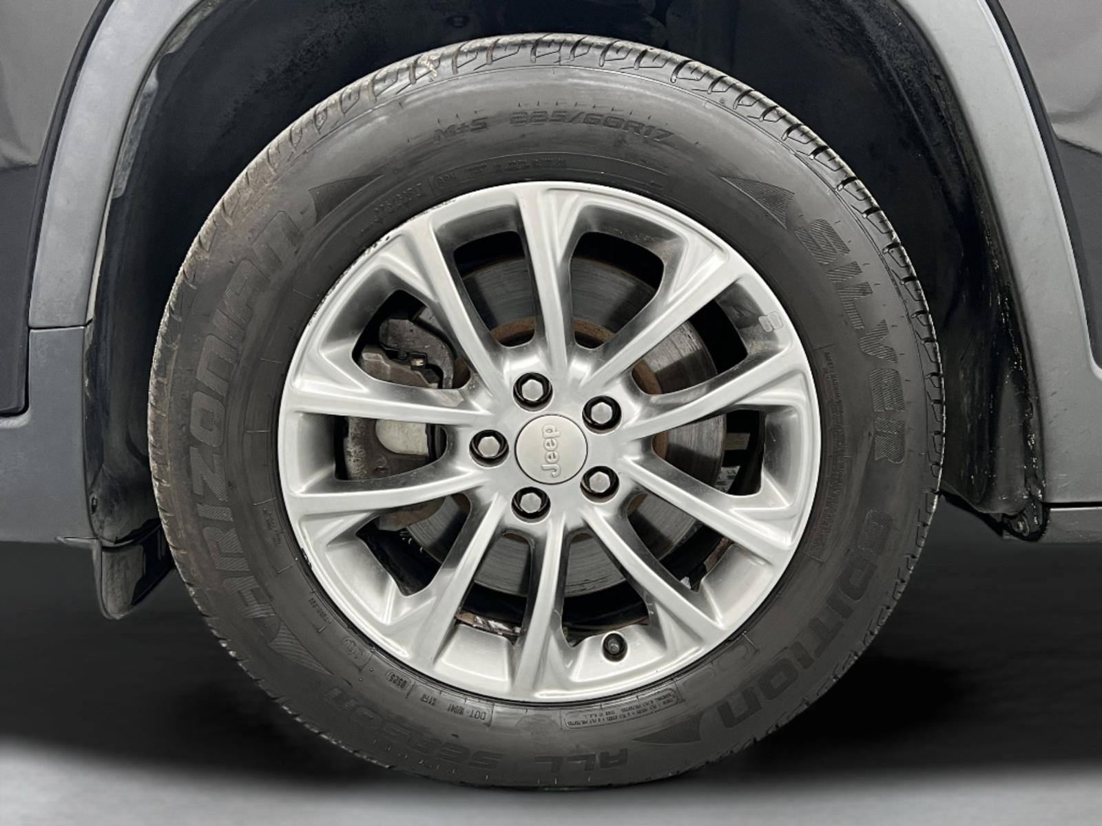 Used 2019 Jeep Cherokee Latitude Plus FWD image 10