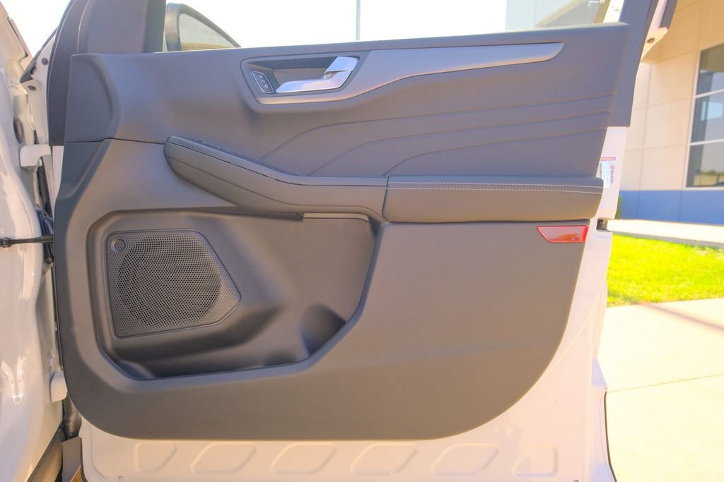 New 2025 Ford Escape SE image 13