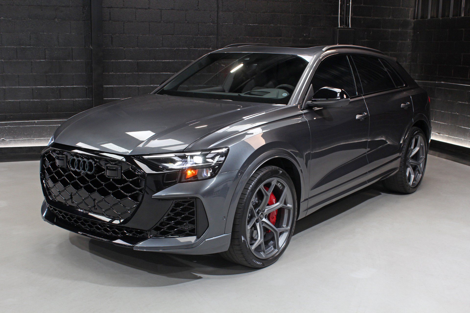 Used 2025 Audi RS Q8 performance AWD/4WD image 6