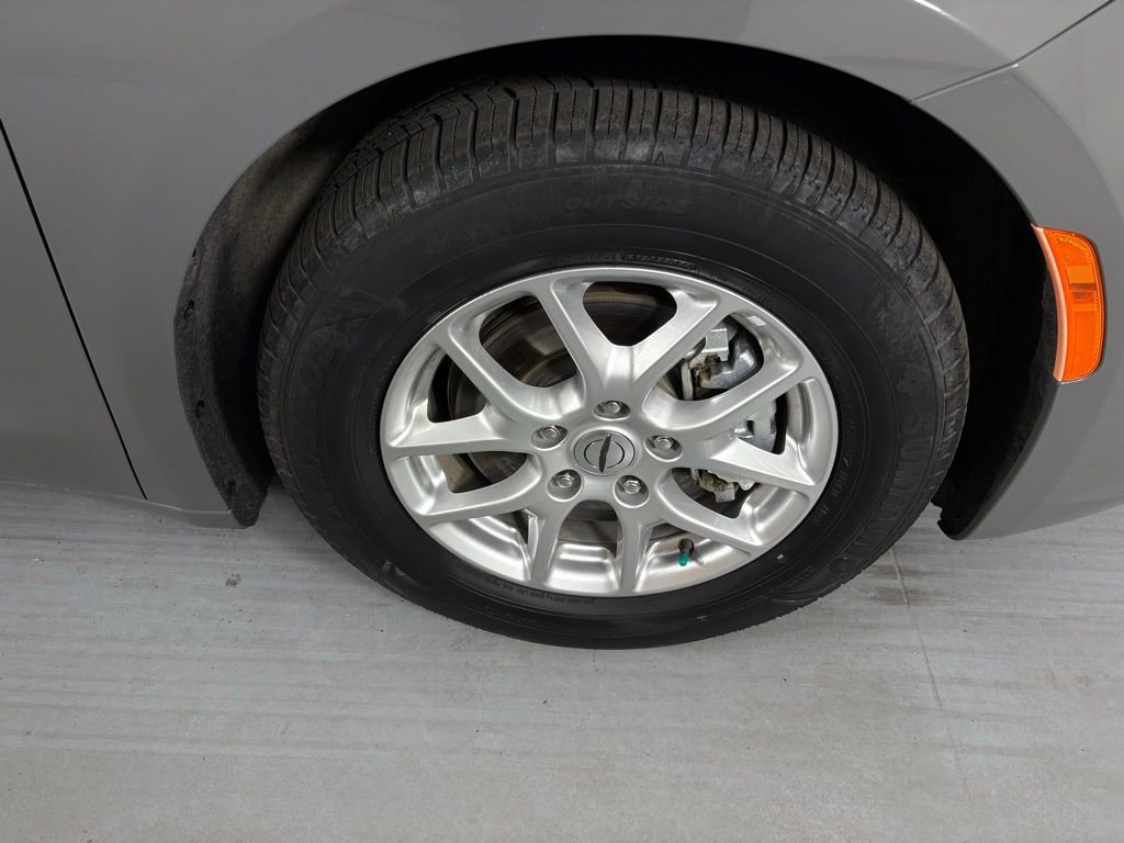 Used 2022 Chrysler Pacifica Touring-L image 10