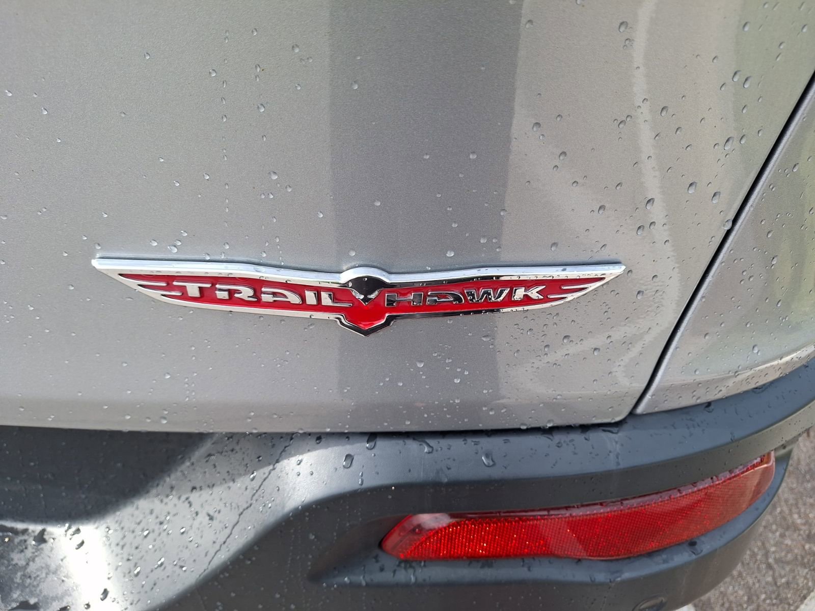 Used 2017 Jeep Cherokee Trailhawk image 12