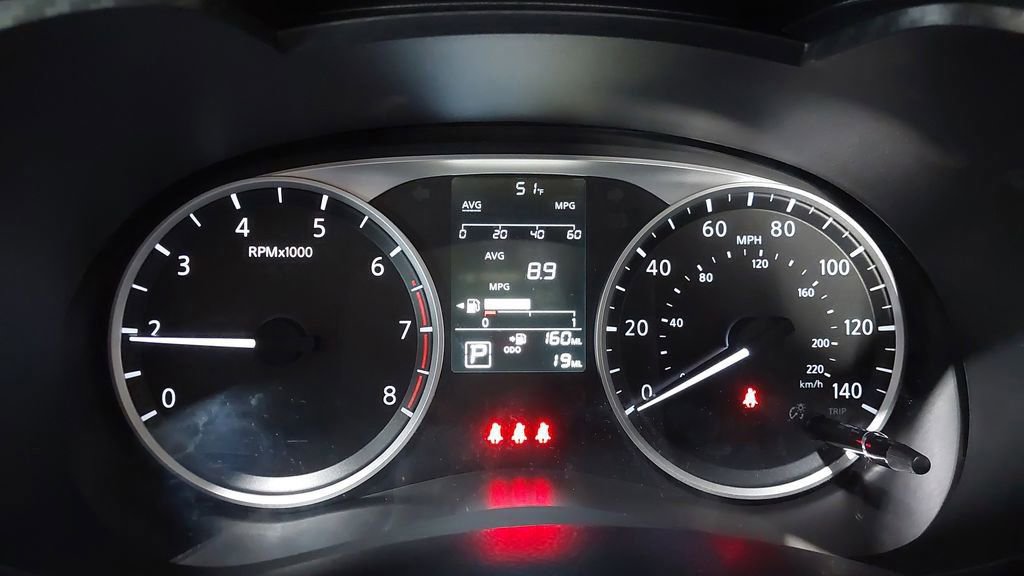 Used 2025 Nissan Versa S w/ Trunk Package image 22