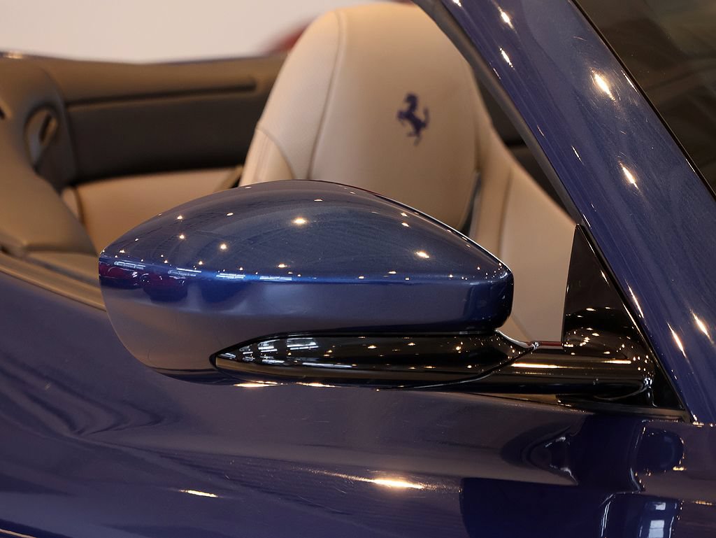Certified 2019 Ferrari Portofino RWD image 12