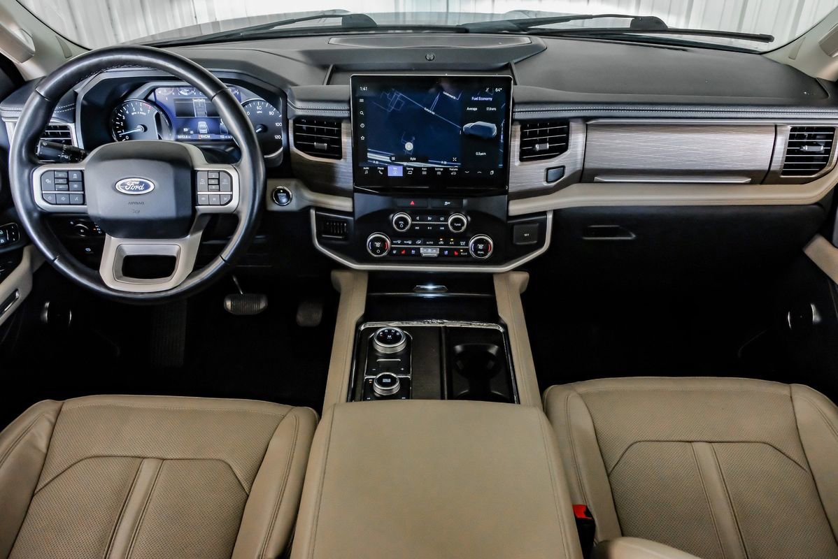 Used 2022 Ford Expedition Max Limited image 13