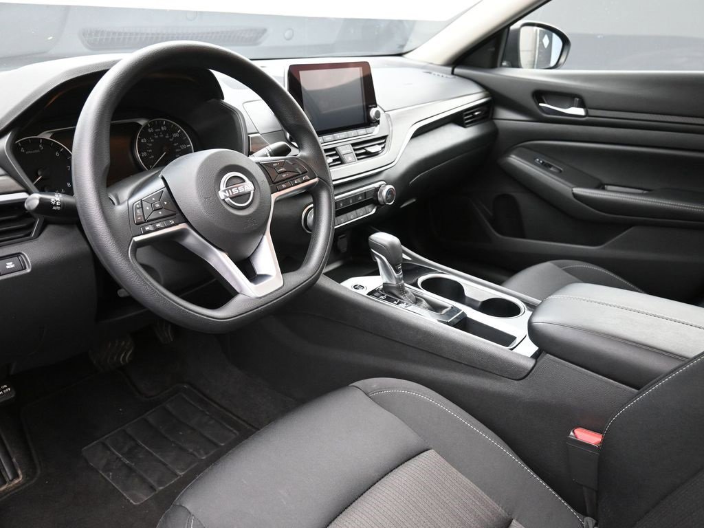 Used 2024 Nissan Altima 2.5 SV image 18