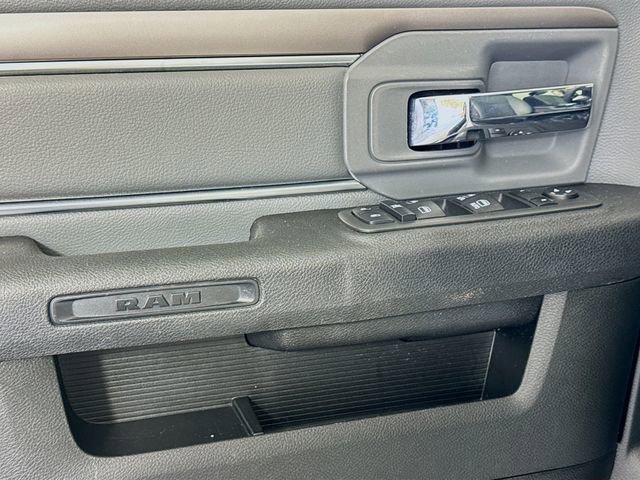 Used 2022 RAM 1500 Classic SLT RWD image 13