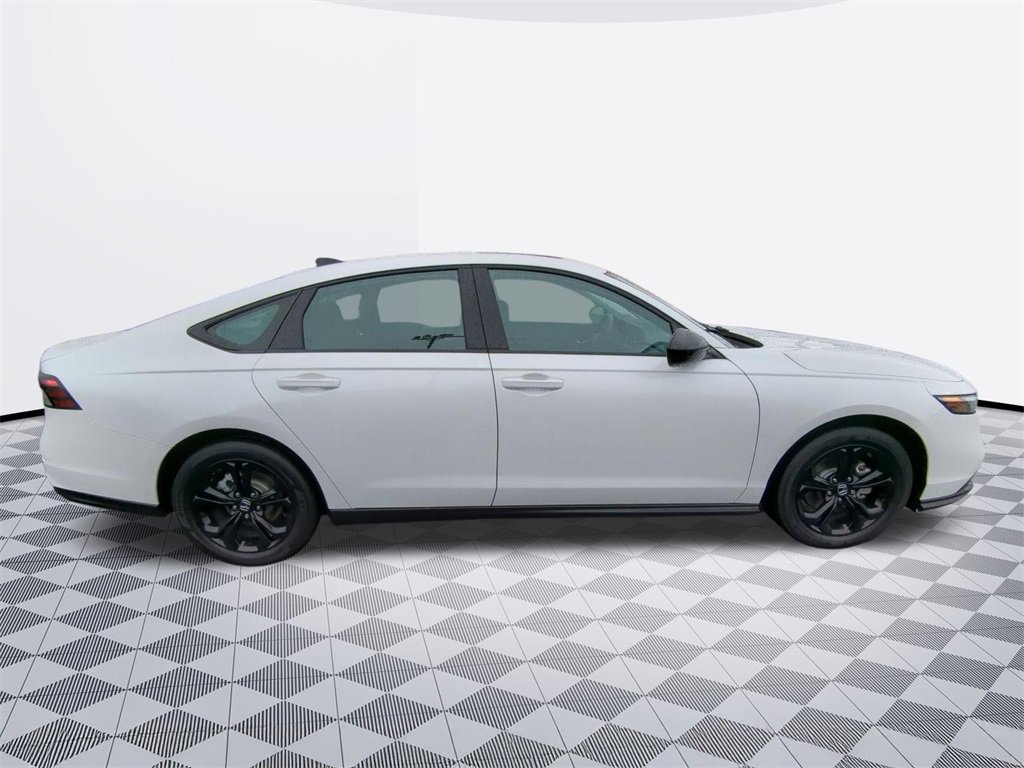 Used 2025 Honda Accord SE image 7