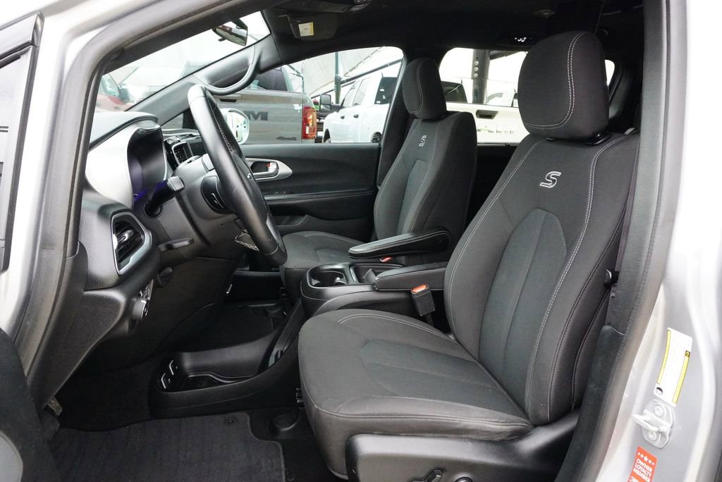 Used 2018 Chrysler Pacifica Touring Plus w/ S Appearance Package FWD image 27