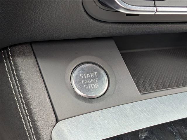 Used 2024 Audi Q5 e Premium Plus AWD/4WD image 17