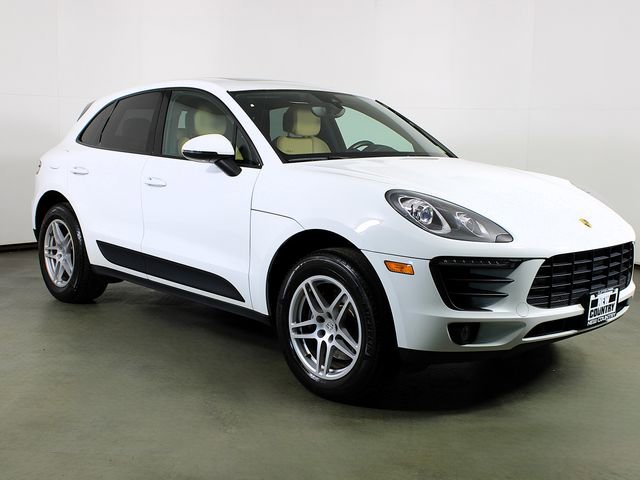 Certified 2018 Porsche Macan image 9