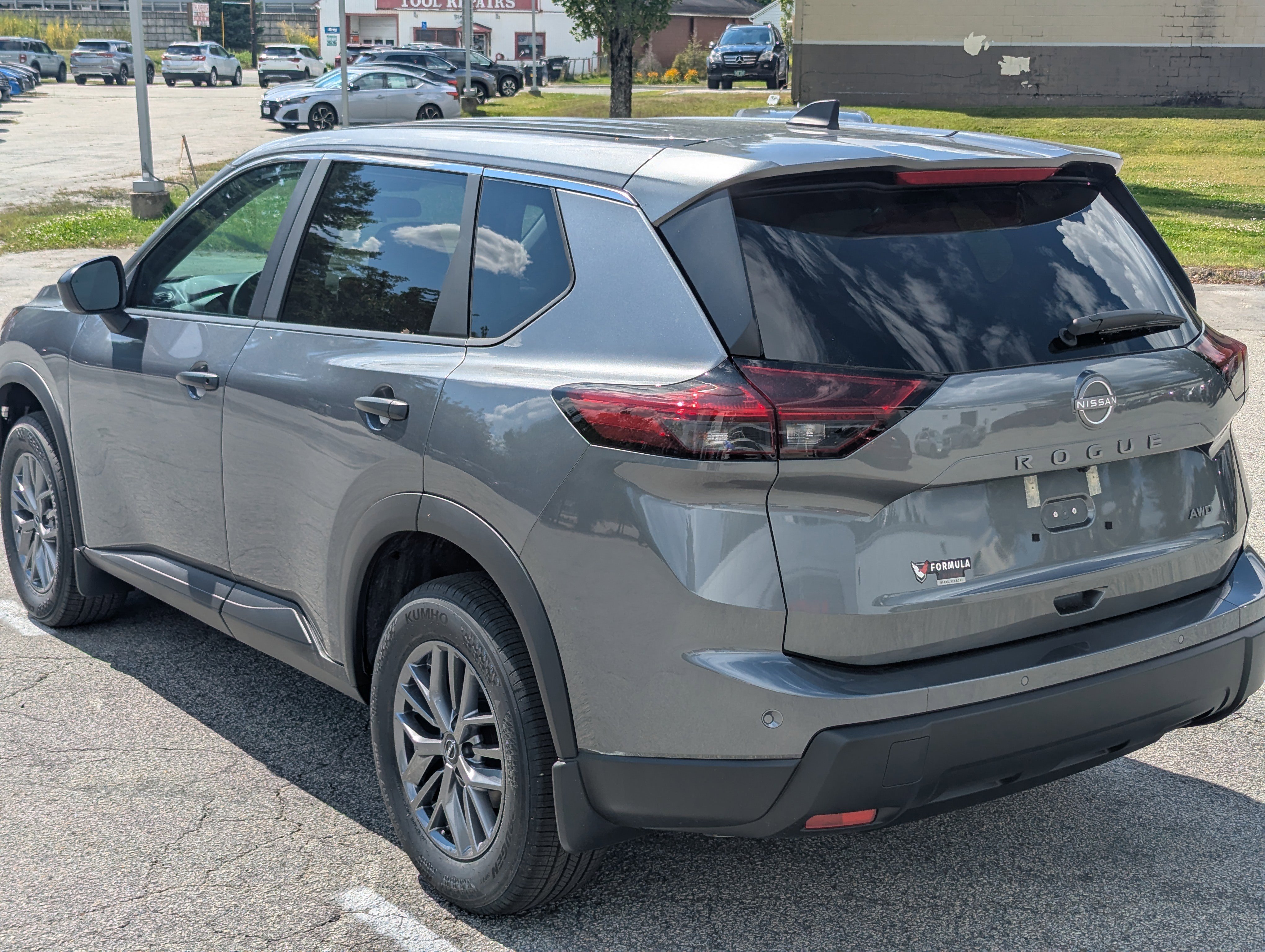 New 2026 Nissan Rogue S image 5