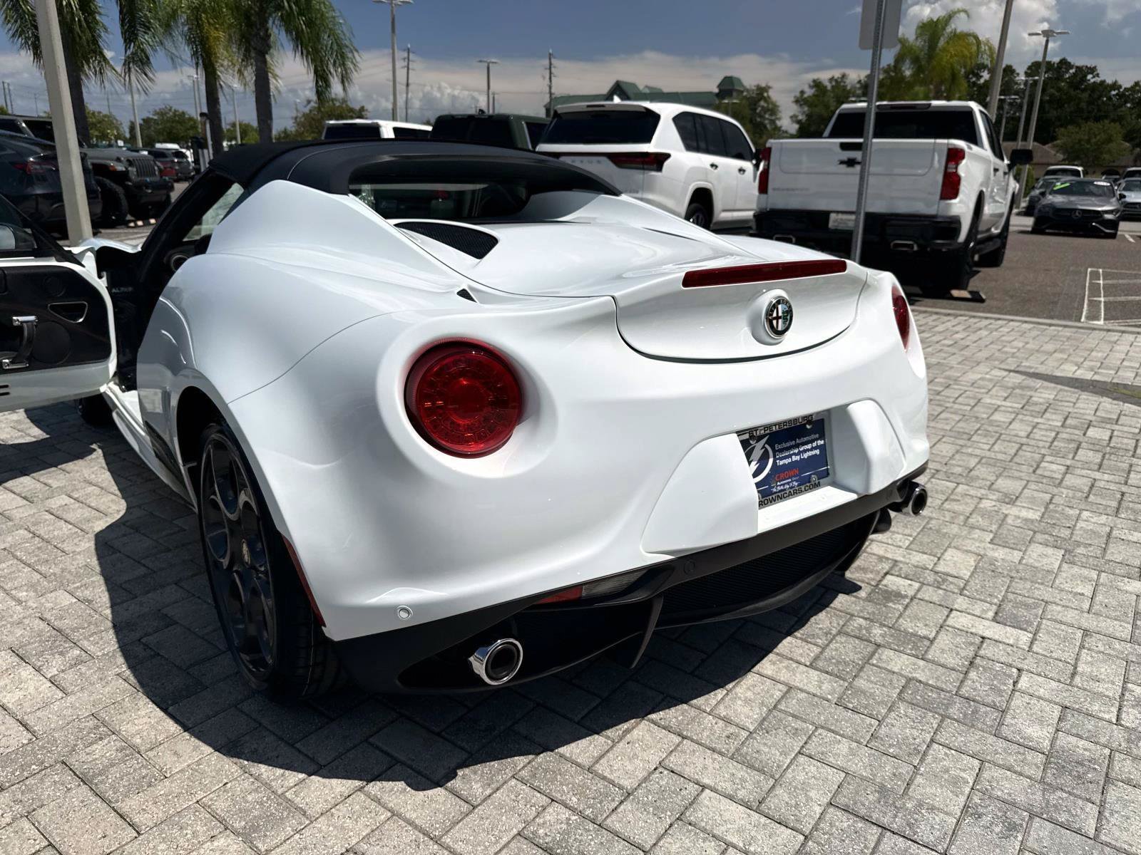 Used 2016 Alfa Romeo 4C Spider RWD image 11